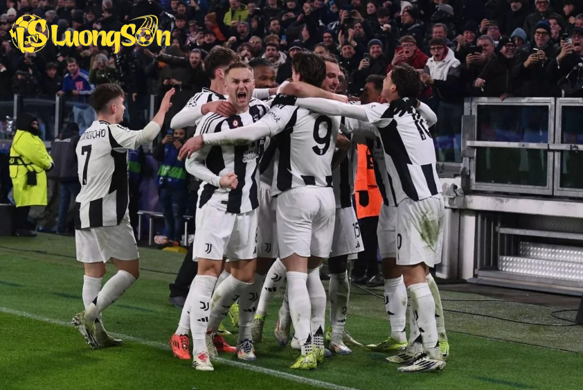 Juventus dễ dàng đánh bại The Citizens 2 bàn không gỡ.