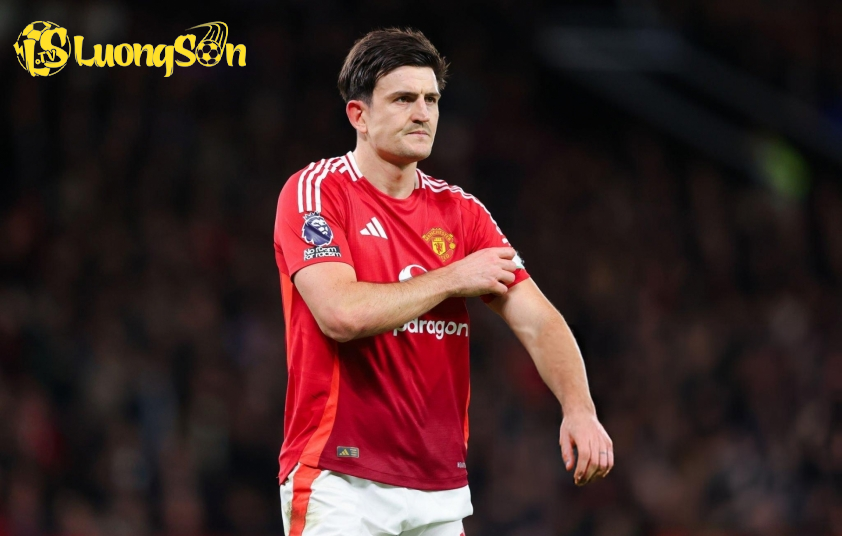 Amorim xác nhận Man Utd gia hạn hợp đồng với Harry Maguire. Ảnh: Getty